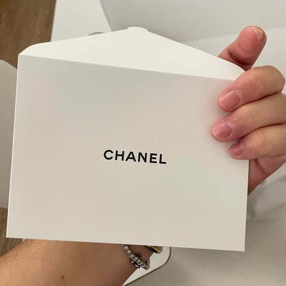 CHANEL Ballerina Pink Codes Coleur
Compact Makeup Mirror - Picture 6 of 8